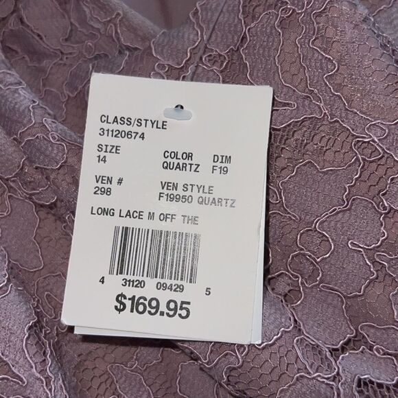 ✨HP✨Off-the-Shoulder Lace and Mesh Bridesmaid Dress✨ - Picture 5 of 7